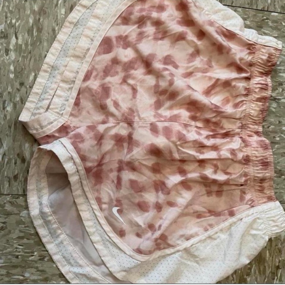 Nike DriFit Athletic Shorts With Liner Sz Medium